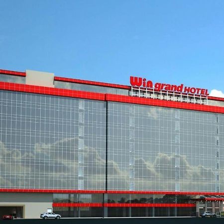 Win Grand Hotel Bekasi Eksteriør billede