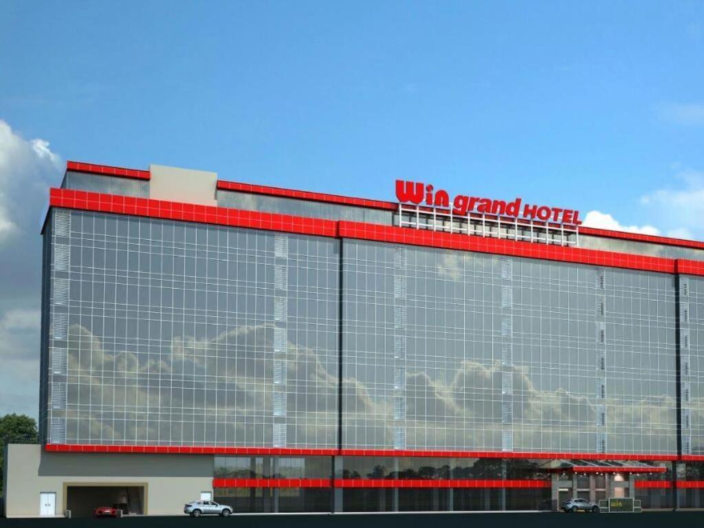 Win Grand Hotel Bekasi Eksteriør billede